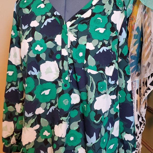 Beautiful Bold Flowy Top - Picture 1 of 2